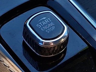 2024 Volvo XC90 Recharge Plug-In Hybrid Ultimate Bright Theme