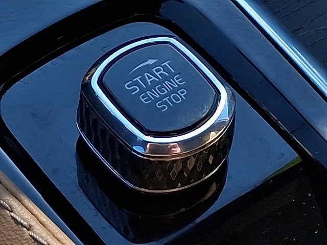 2024 Volvo XC90 Recharge Plug-In Hybrid Ultimate Bright Theme