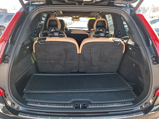 2024 Volvo XC90 Recharge Plug-In Hybrid Ultimate Bright Theme