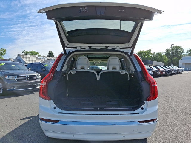 2024 Volvo XC90 Recharge Plug-In Hybrid Ultimate Bright Theme
