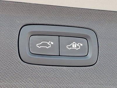 2024 Volvo XC90 Recharge Plug-In Hybrid Ultimate Bright Theme