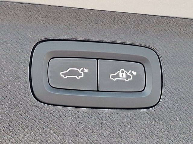 2024 Volvo XC90 Recharge Plug-In Hybrid Ultimate Bright Theme