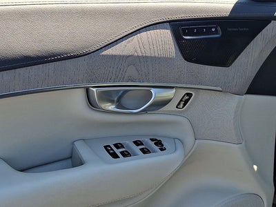 2024 Volvo XC90 Recharge Plug-In Hybrid Ultimate Bright Theme