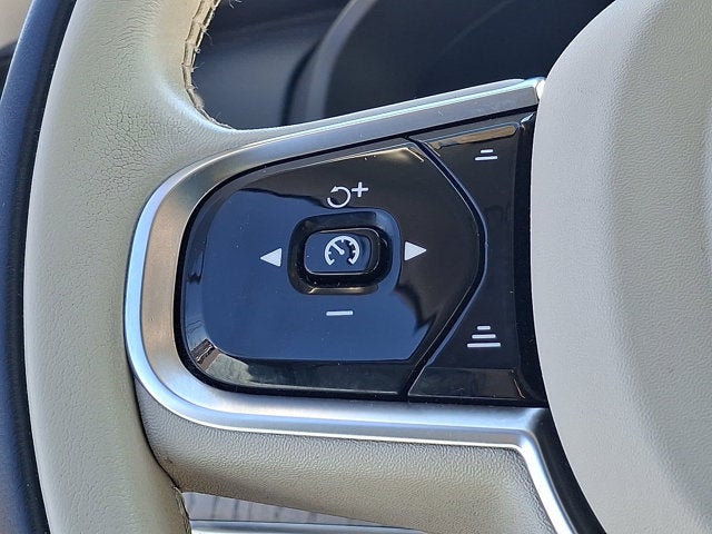 2024 Volvo XC90 Recharge Plug-In Hybrid Ultimate Bright Theme