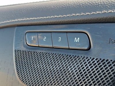 2024 Volvo XC90 Recharge Plug-In Hybrid Ultimate Bright Theme