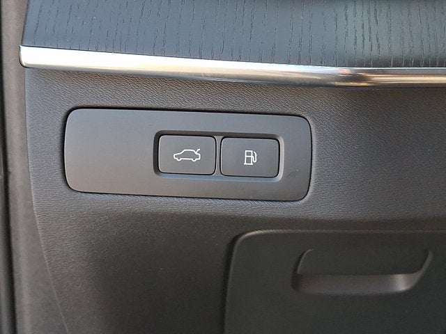 2024 Volvo XC90 Recharge Plug-In Hybrid Ultimate Bright Theme