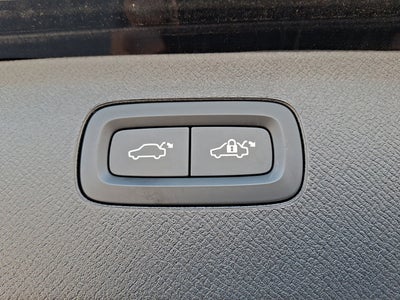 2024 Volvo XC90 Recharge Plug-In Hybrid Ultimate Bright Theme