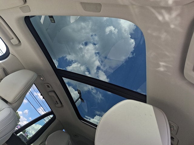 2024 Volvo XC90 Recharge Plug-In Hybrid Ultimate Bright Theme
