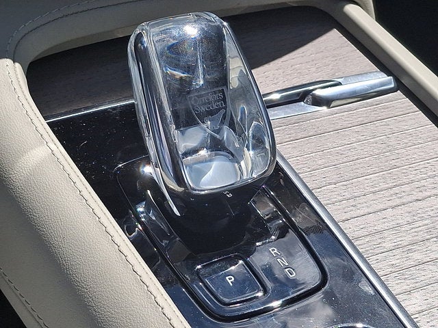 2024 Volvo XC90 Recharge Plug-In Hybrid Ultimate Bright Theme