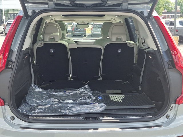 2024 Volvo XC90 Recharge Plug-In Hybrid Ultimate Bright Theme