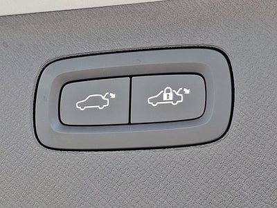 2024 Volvo XC90 Recharge Plug-In Hybrid Ultimate Bright Theme