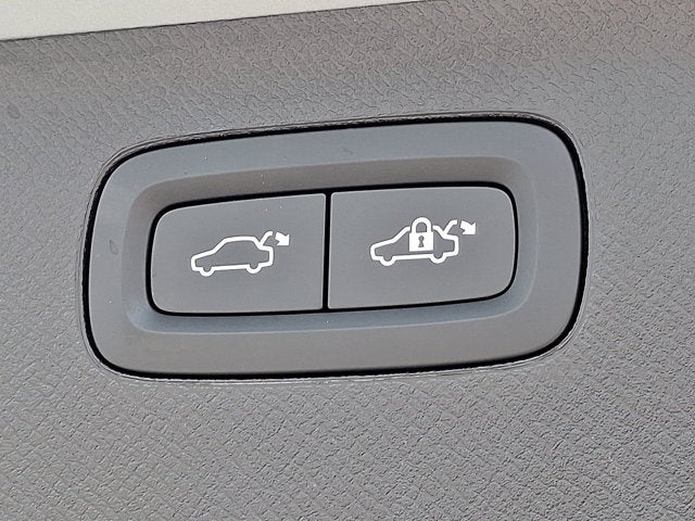 2024 Volvo XC90 Recharge Plug-In Hybrid Ultimate Bright Theme