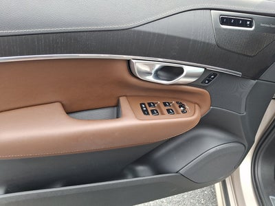 2024 Volvo XC90 Recharge Plug-In Hybrid Ultimate Bright Theme