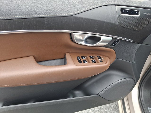 2024 Volvo XC90 Recharge Plug-In Hybrid Ultimate Bright Theme