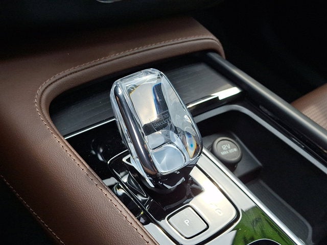 2024 Volvo XC90 Recharge Plug-In Hybrid Ultimate Bright Theme