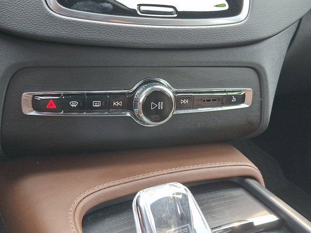 2024 Volvo XC90 Recharge Plug-In Hybrid Ultimate Bright Theme