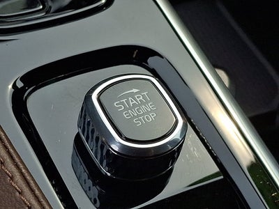 2024 Volvo XC90 Recharge Plug-In Hybrid Ultimate Bright Theme