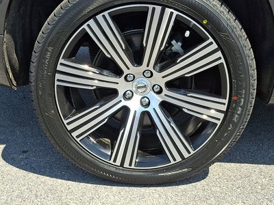 2024 Volvo XC90 Recharge Plug-In Hybrid Ultimate Bright Theme