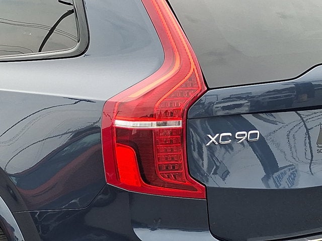 2023 Volvo XC90 Recharge Plug-In Hybrid Ultimate Dark Theme