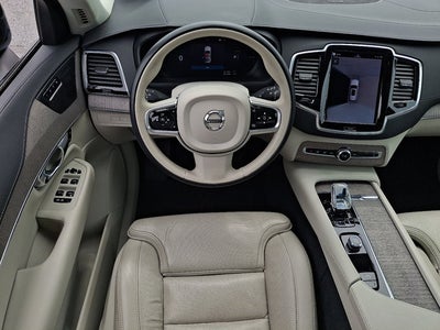 2023 Volvo XC90 Recharge Plug-In Hybrid Ultimate Dark Theme