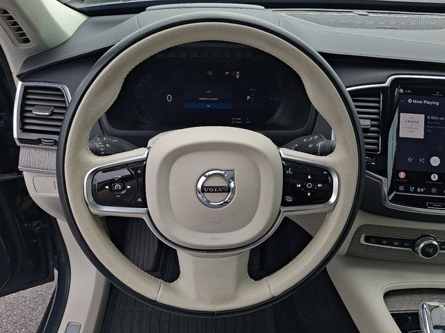 2023 Volvo XC90 Recharge Plug-In Hybrid Ultimate Dark Theme