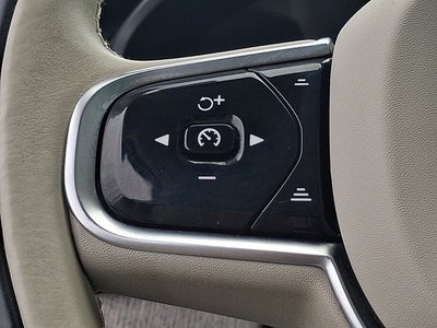 2023 Volvo XC90 Recharge Plug-In Hybrid Ultimate Dark Theme