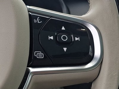 2023 Volvo XC90 Recharge Plug-In Hybrid Ultimate Dark Theme