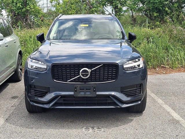 2023 Volvo XC90 Recharge Plug-In Hybrid Ultimate Dark Theme