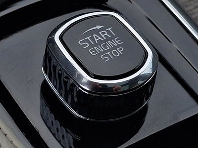 2023 Volvo XC90 Recharge Plug-In Hybrid Ultimate Dark Theme