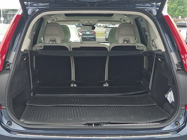 2023 Volvo XC90 Recharge Plug-In Hybrid Ultimate Dark Theme