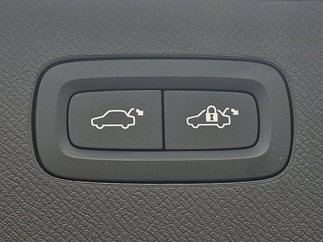 2023 Volvo XC90 Recharge Plug-In Hybrid Ultimate Dark Theme