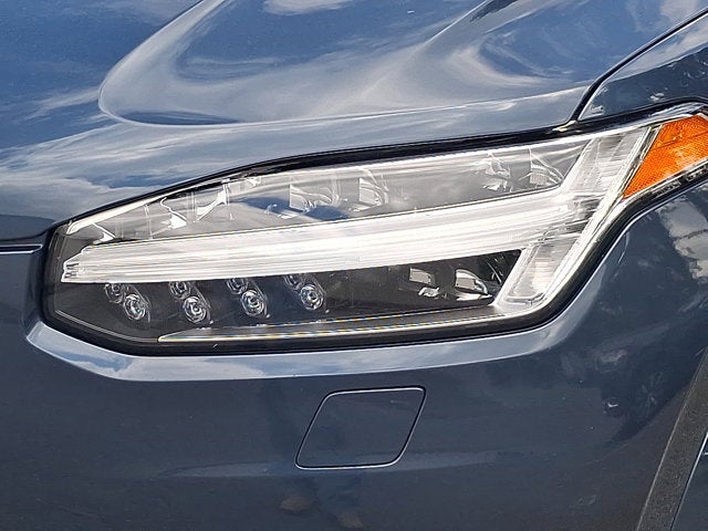 2023 Volvo XC90 Recharge Plug-In Hybrid Ultimate Dark Theme