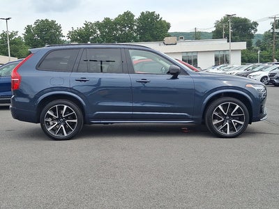 2023 Volvo XC90 Recharge Plug-In Hybrid Ultimate Dark Theme