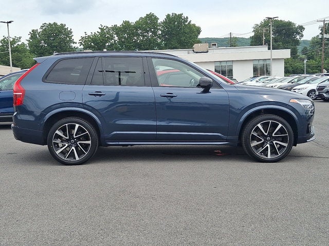2023 Volvo XC90 Recharge Plug-In Hybrid Ultimate Dark Theme