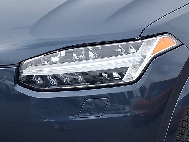 2023 Volvo XC90 Recharge Plug-In Hybrid Ultimate Dark Theme