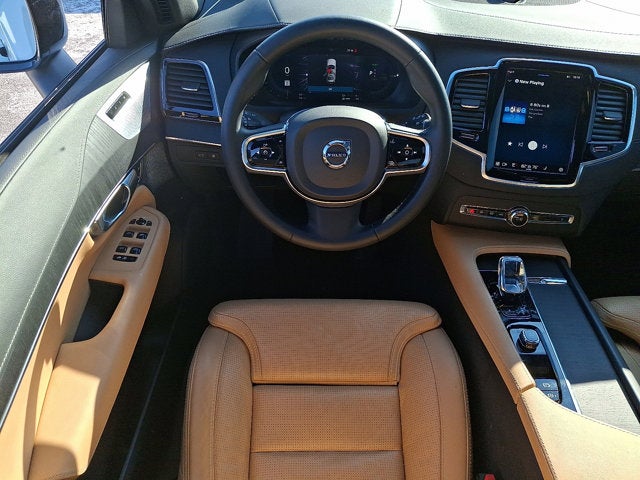 2023 Volvo XC90 Recharge Plug-In Hybrid Ultimate Dark Theme