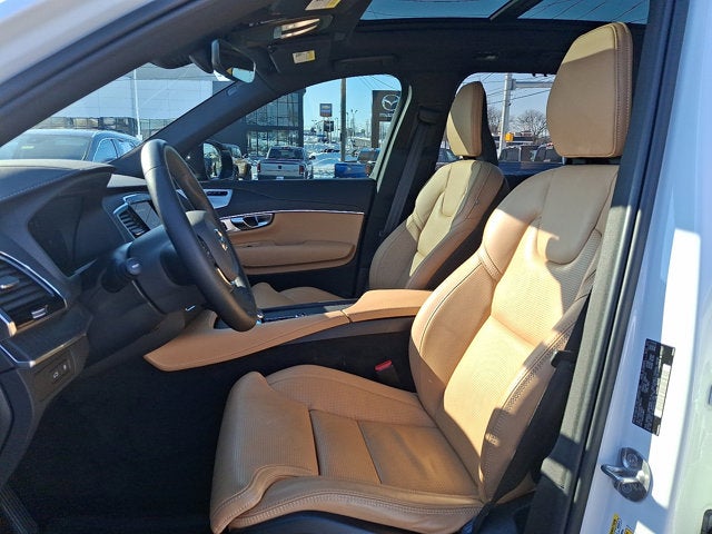 2023 Volvo XC90 Recharge Plug-In Hybrid Ultimate Dark Theme