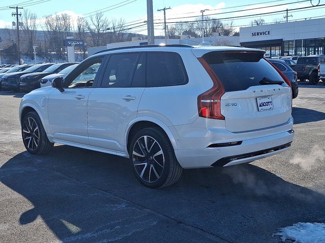 2023 Volvo XC90 Recharge Plug-In Hybrid Ultimate Dark Theme