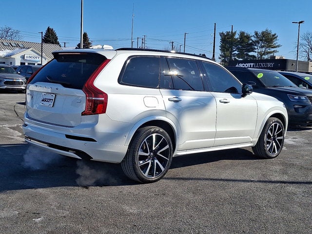 2023 Volvo XC90 Recharge Plug-In Hybrid Ultimate Dark Theme