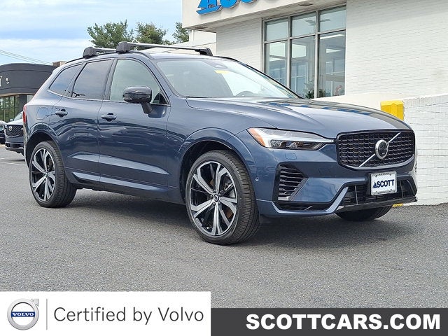 2024 Volvo XC60 Recharge Plug-In Hybrid Ultimate Dark Theme