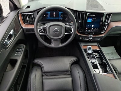 2024 Volvo XC60 Recharge Plug-In Hybrid Ultimate Dark Theme
