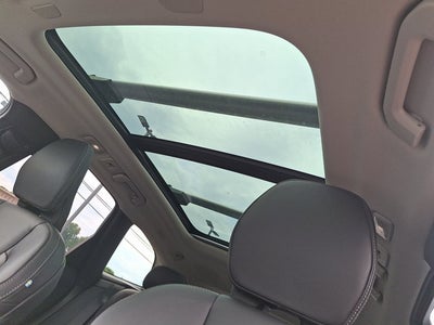 2024 Volvo XC60 Recharge Plug-In Hybrid Ultimate Dark Theme