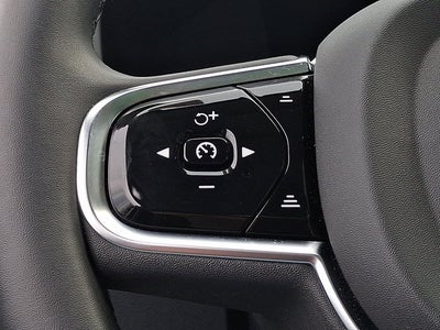 2024 Volvo XC60 Recharge Plug-In Hybrid Ultimate Dark Theme