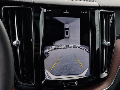 2024 Volvo XC60 Recharge Plug-In Hybrid Ultimate Dark Theme