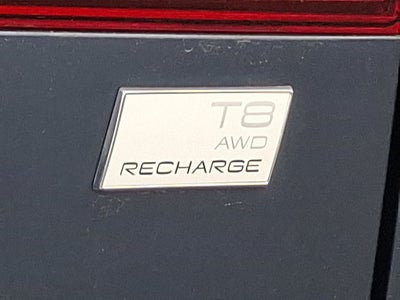 2024 Volvo XC60 Recharge Plug-In Hybrid Ultimate Dark Theme