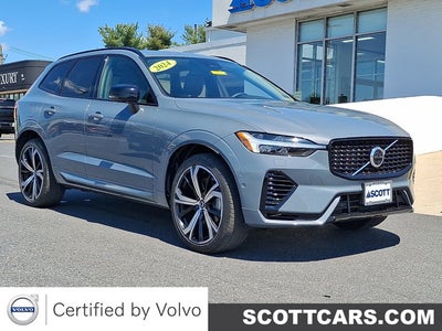 2024 Volvo XC60 Recharge Plug-In Hybrid Ultimate Dark Theme
