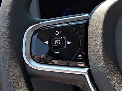 2024 Volvo XC60 Recharge Plug-In Hybrid Ultimate Dark Theme