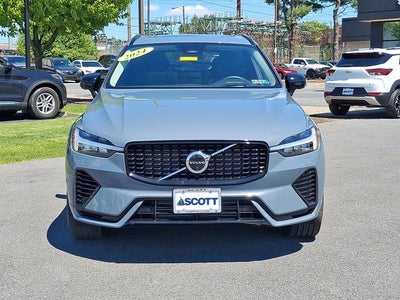 2024 Volvo XC60 Recharge Plug-In Hybrid Ultimate Dark Theme