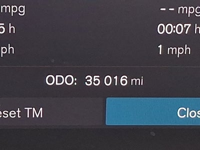 2024 Volvo XC60 Recharge Plug-In Hybrid Ultimate Dark Theme