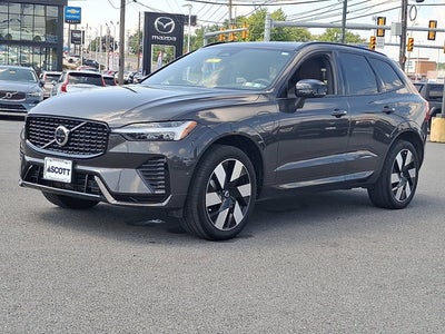 2024 Volvo XC60 Recharge Plug-In Hybrid Ultimate Dark Theme